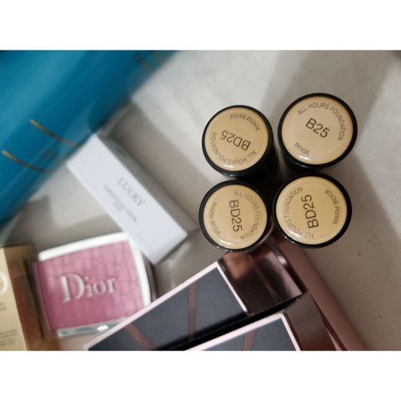 Huge make up bundle deal huge make up lot - Picture 5 of 6